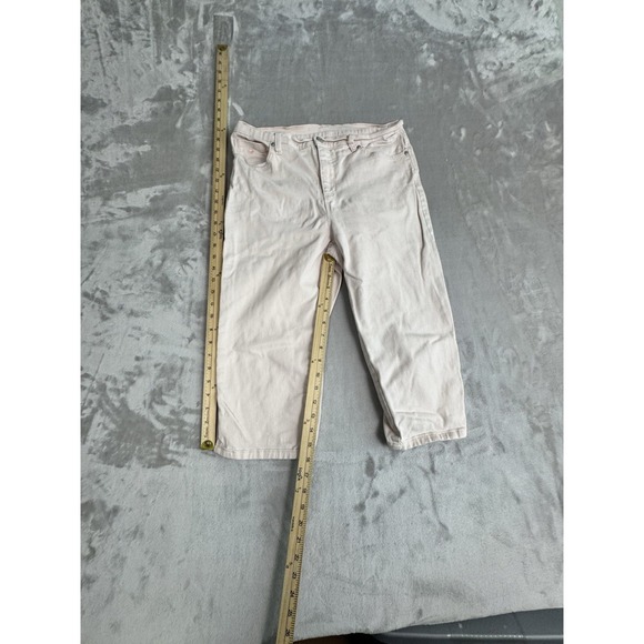 Gloria Vanderbilt Womens 12p Pale Pink Christa Perfect Fit Denim Crop Capri Jean - Picture 2 of 5